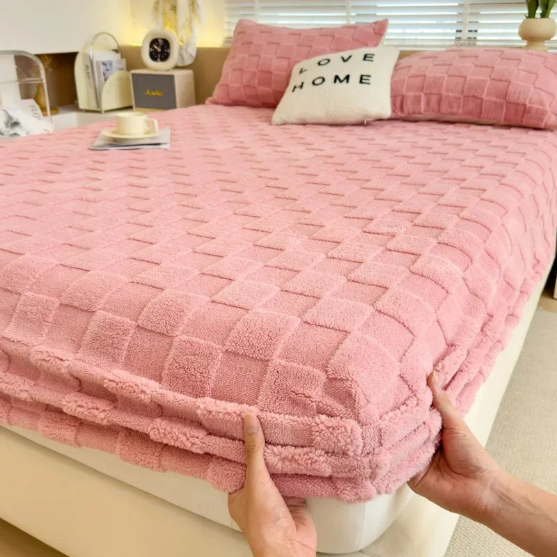 Autumn and Winter Fleece Bedspread, Mattress Protector, Dust Cover Fitted Sheet Suitable for Bedroom Dormitory Hotel Queen Size