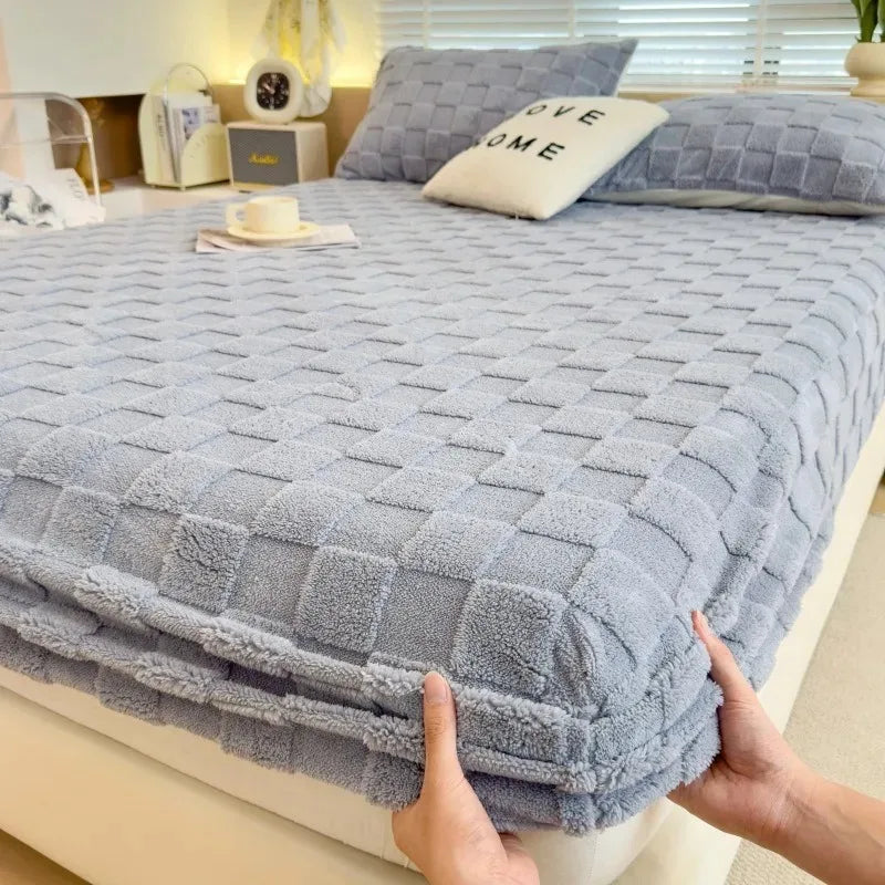 Autumn and Winter Fleece Bedspread, Mattress Protector, Dust Cover Fitted Sheet Suitable for Bedroom Dormitory Hotel Queen Size