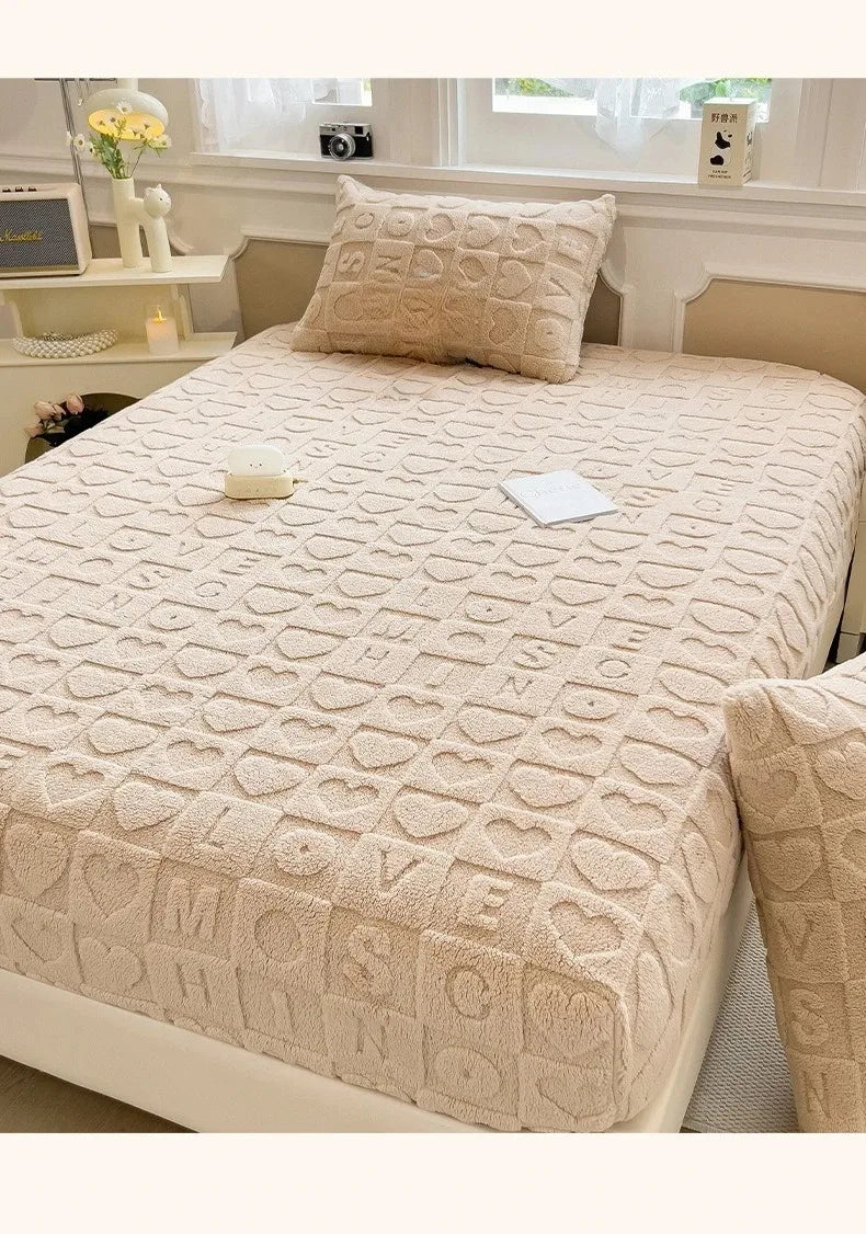 Autumn and Winter Fleece Bedspread, Mattress Protector, Dust Cover Fitted Sheet Suitable for Bedroom Dormitory Hotel Queen Size