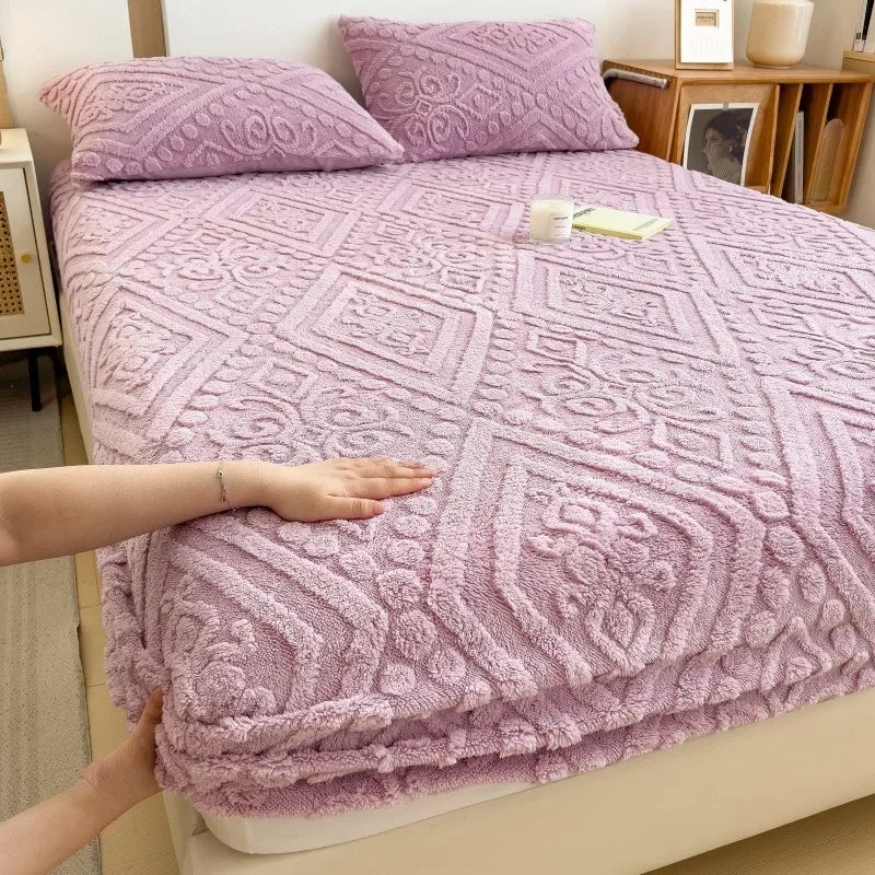Autumn and Winter Fleece Bedspread, Mattress Protector, Dust Cover Fitted Sheet Suitable for Bedroom Dormitory Hotel Queen Size