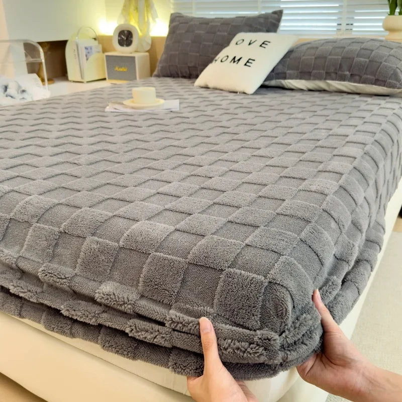 Autumn and Winter Fleece Bedspread, Mattress Protector, Dust Cover Fitted Sheet Suitable for Bedroom Dormitory Hotel Queen Size