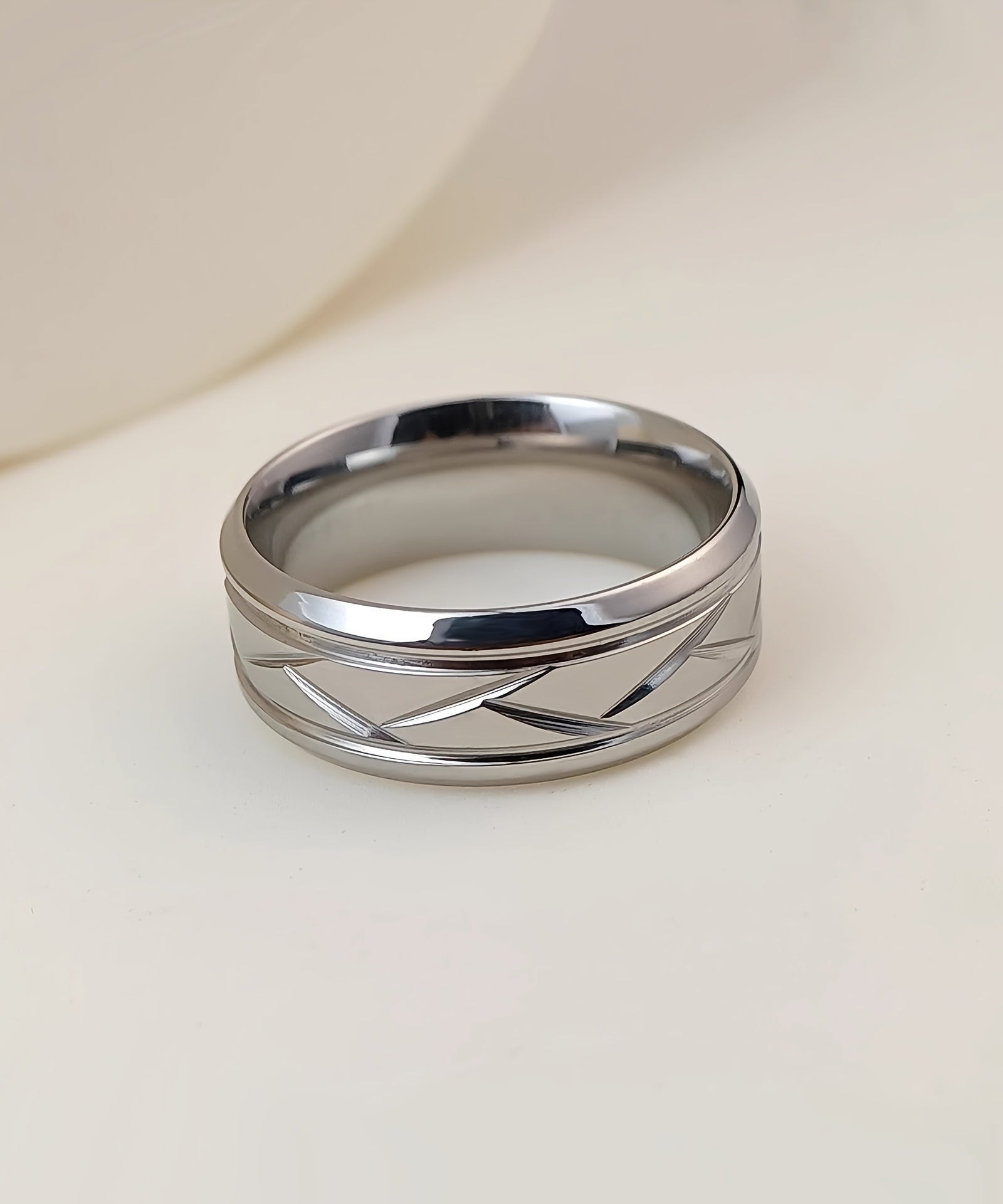 1pc 8MM Luxury High Quality Black Titanium Steel Ring Fashion Simple Men's Black Stainless Steel Wire Groove Tire Ring Artificial Jewelry Lover Gift