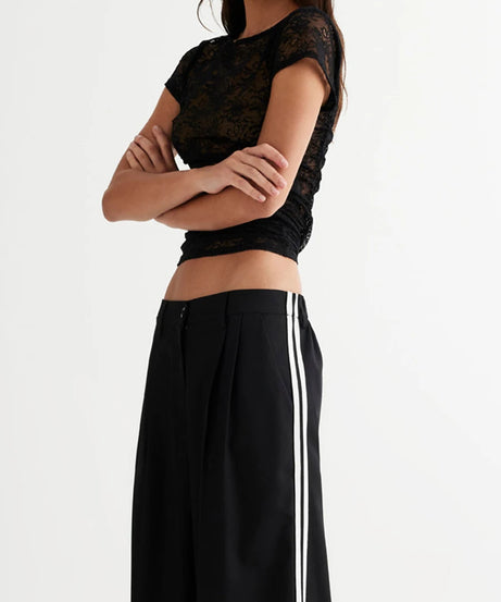 Women Lace Sexy Y2k Basics Minimalist Tanks Camis T-shirt Crew Neck Short Sleeve See-through Summer Tops for Club Party