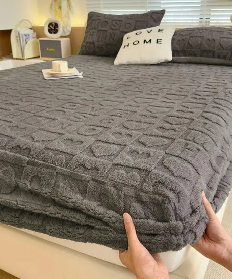 Autumn and Winter Fleece Bedspread, Mattress Protector, Dust Cover Fitted Sheet Suitable for Bedroom Dormitory Hotel Queen Size