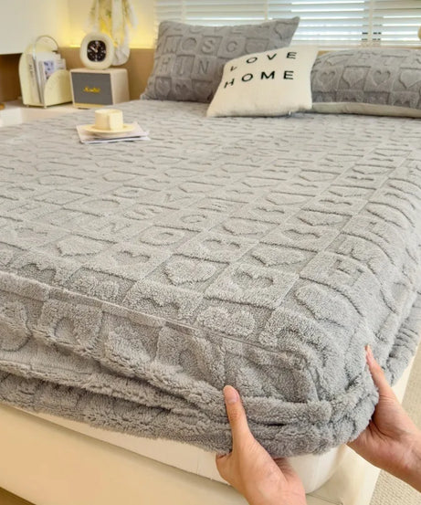 Autumn and Winter Fleece Bedspread, Mattress Protector, Dust Cover Fitted Sheet Suitable for Bedroom Dormitory Hotel Queen Size