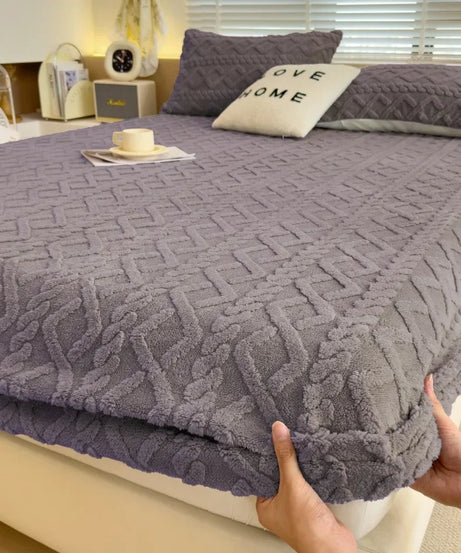 Autumn and Winter Fleece Bedspread, Mattress Protector, Dust Cover Fitted Sheet Suitable for Bedroom Dormitory Hotel Queen Size