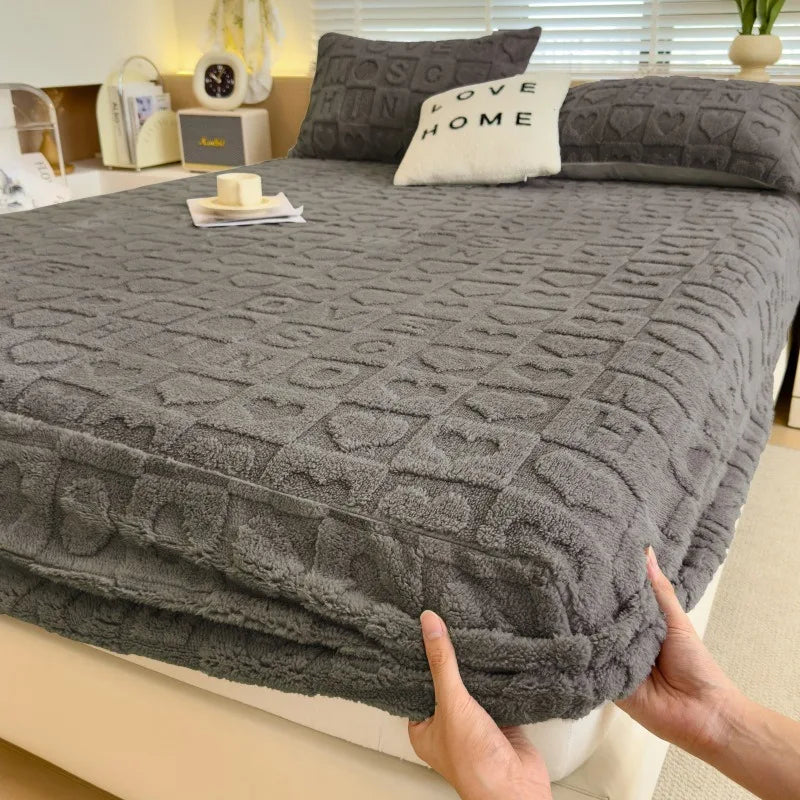 Autumn and Winter Fleece Bedspread, Mattress Protector, Dust Cover Fitted Sheet Suitable for Bedroom Dormitory Hotel Queen Size