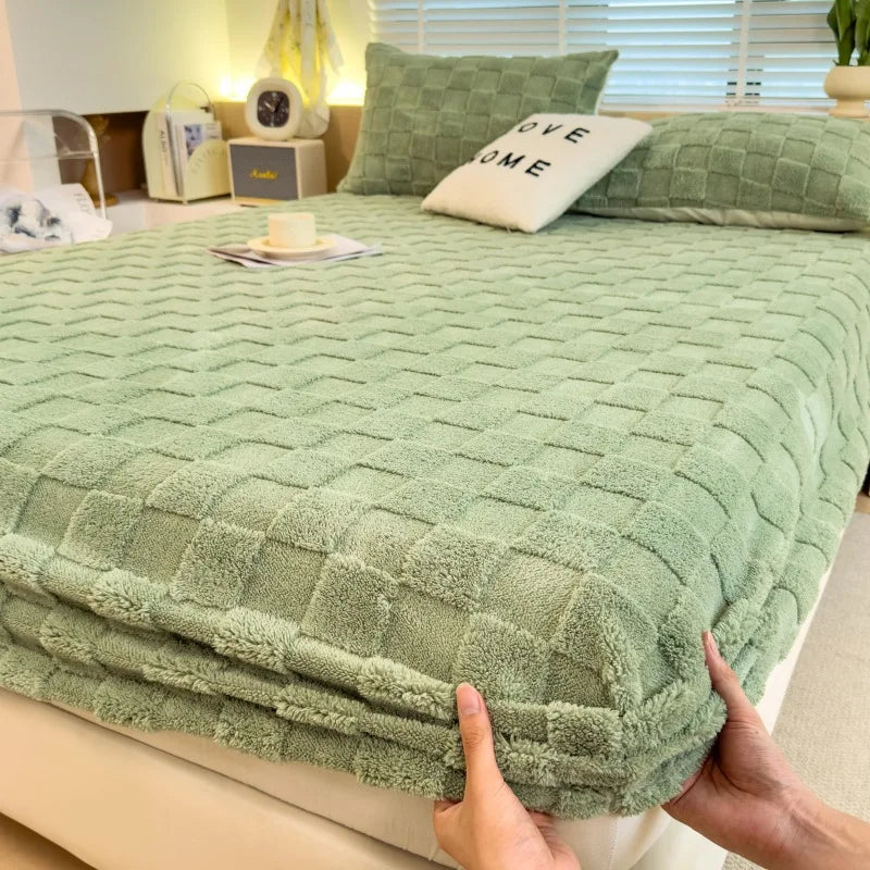 Autumn and Winter Fleece Bedspread, Mattress Protector, Dust Cover Fitted Sheet Suitable for Bedroom Dormitory Hotel Queen Size