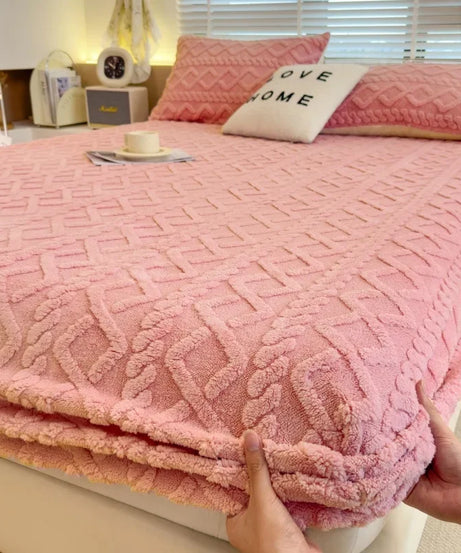 Autumn and Winter Fleece Bedspread, Mattress Protector, Dust Cover Fitted Sheet Suitable for Bedroom Dormitory Hotel Queen Size