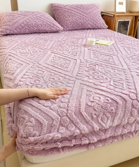 Autumn and Winter Fleece Bedspread, Mattress Protector, Dust Cover Fitted Sheet Suitable for Bedroom Dormitory Hotel Queen Size